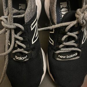 little boys New Balance Roav Black Sneakers